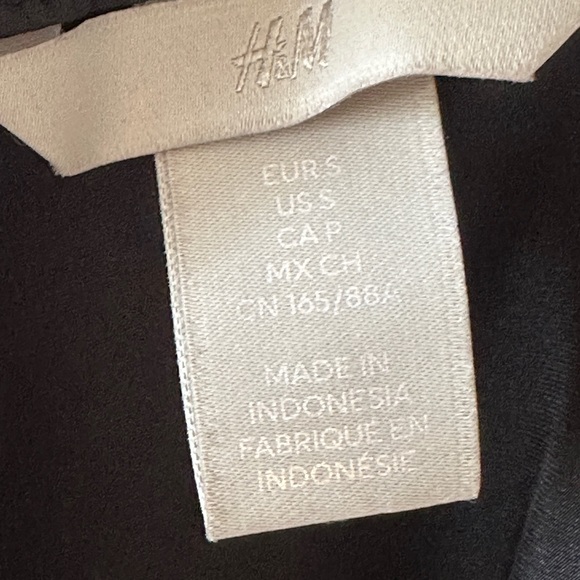 Satin tunic blouse - Picture 4 of 4